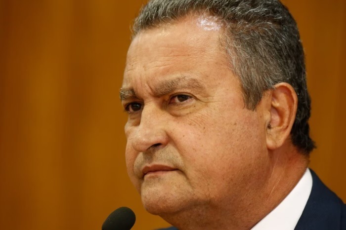 Apontado como vazador, Rui cogitou pronunciamento sobre caso Janja