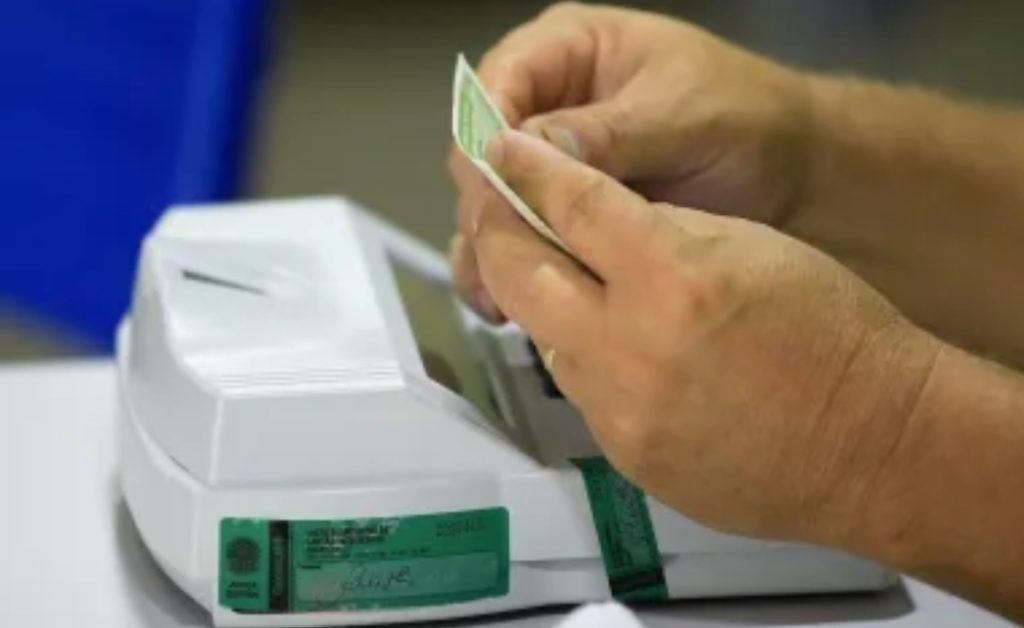 5 milhões de brasileiros podem ter seu título de eleitor cancelado pelo TSE