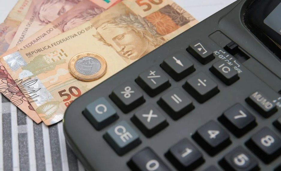 Ministério da Fazenda projeta dívida pública em 80,3% do PIB em 2025