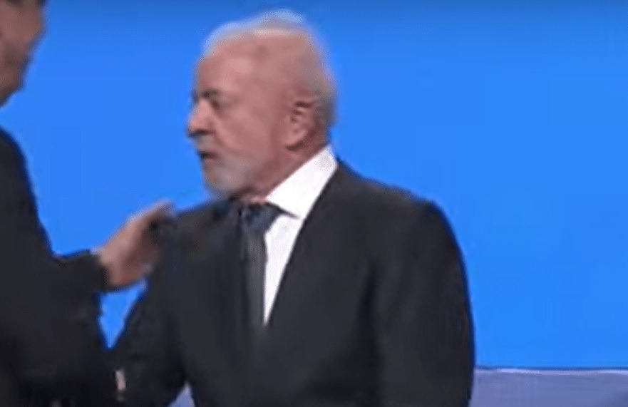 Vídeo: Lula volta a ser vaiado em evento com prefeitos em Brasília