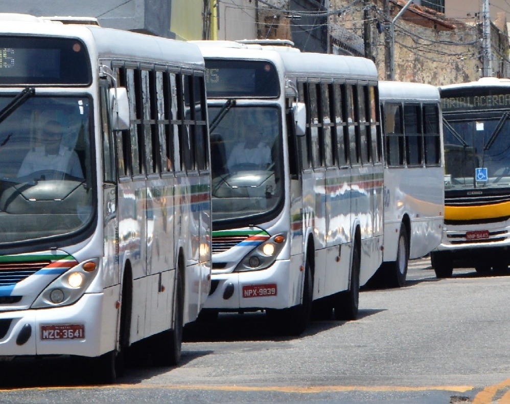 Motoristas de ônibus suspendem greve por uma semana em Natal