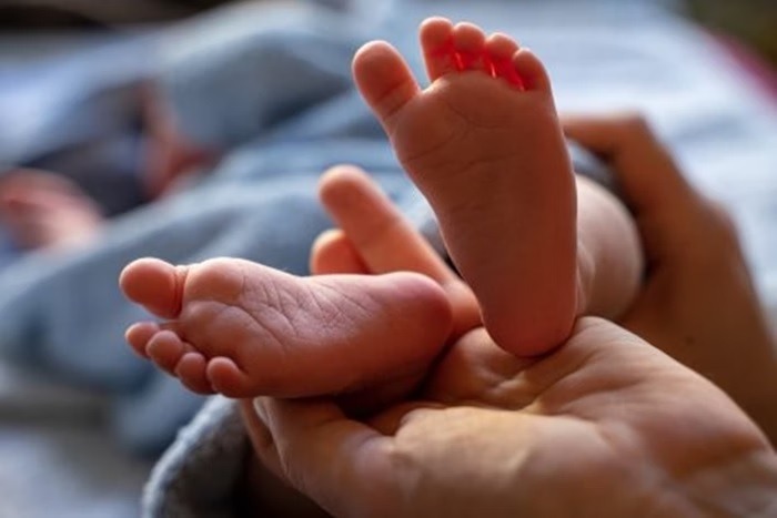 Bebê de 1 ano é deixado em boca de fumo por dívida de droga de R$ 150