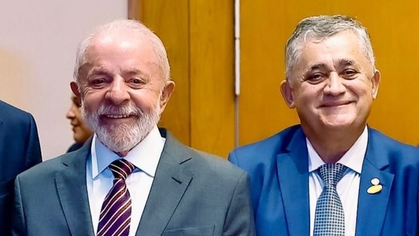 Líder do Governo defende Lula depois de vaias em evento com prefeitos