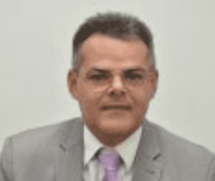 Quem é o juiz da decisão relâmpago, em 16 minutos, contra aposentados