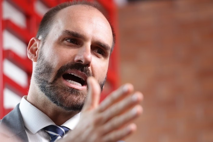A previsão de Eduardo Bolsonaro sobre quando Trump sancionará Moraes
