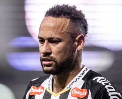 ‘Jogador reborn’: Neymar entra em campo e dura menos que Gretchen em reality show
