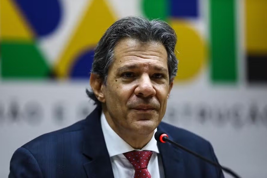 Aumento de IOF: repercussão negativa alcança mais de 70% dos posts nas redes e traz de volta o meme ‘Taxad’