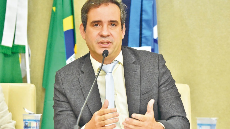 Cadu Xavier desafia Álvaro Dias e Rogério Marinho para debate sobre o RN e gestão Fátima