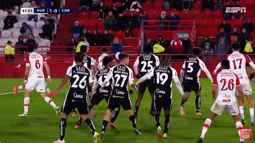 Corinthians perde, vive drama com o outro jogo do grupo e dá vexame na Sul-Americana