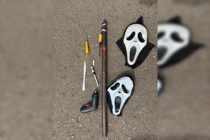 Máscaras do Pânico e facas: grupo planejava ataque a moradores de rua