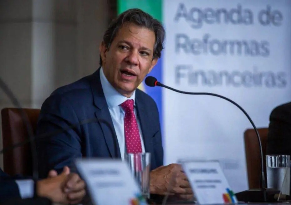Após reunião, Haddad diz que não há alternativa para mudanças no IOF