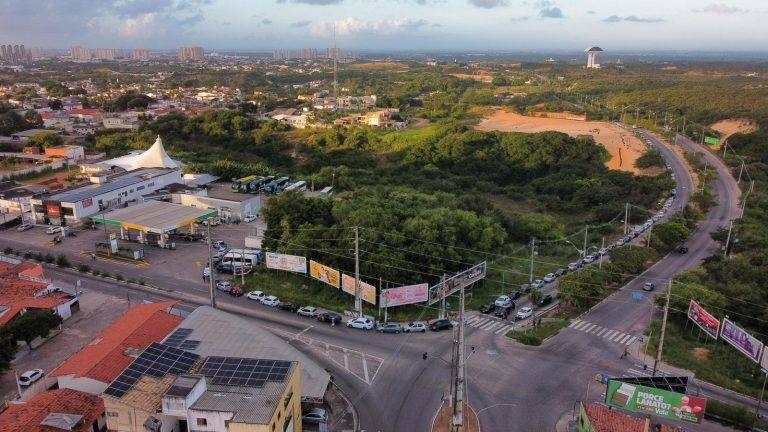 Natalenses fazem fila quilométrica para comprar gasolina a R$ 3,82
