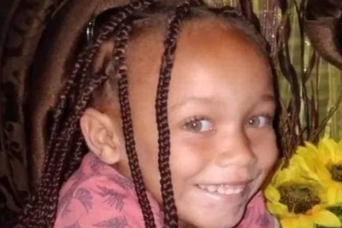 Mãe que vendeu filha de 6 anos é condenada à prisão perpétua