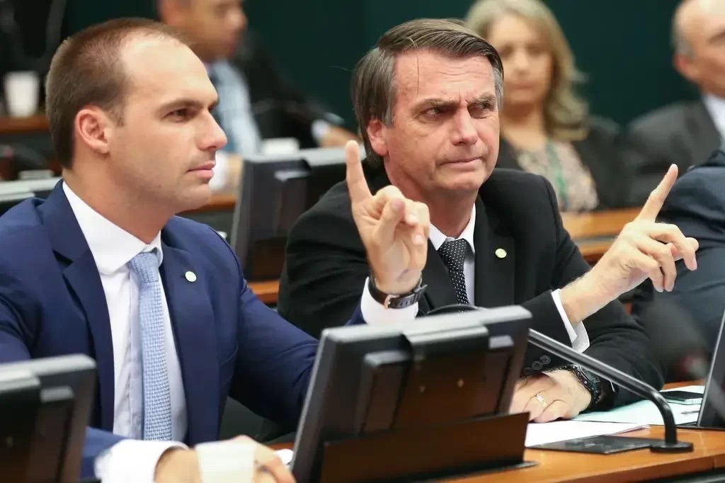 PF marca depoimento de Bolsonaro sobre Eduardo nos EUA para 5 de junho