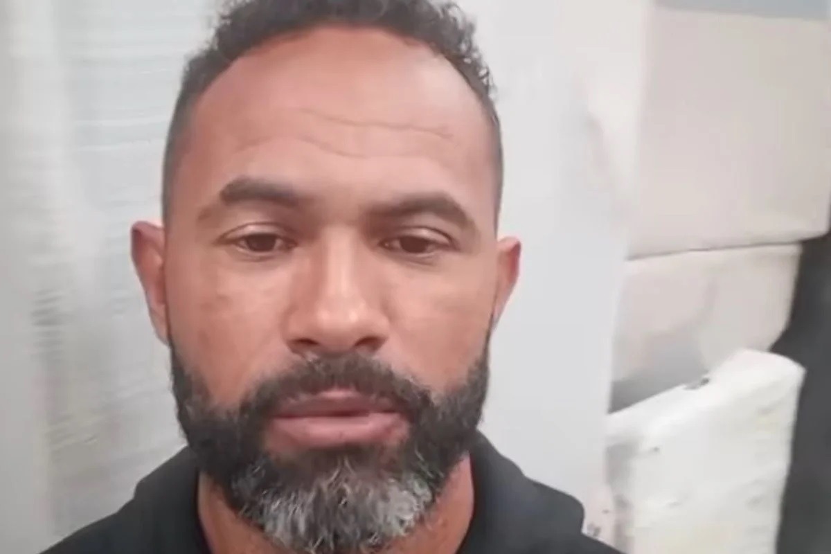 Goleiro Bruno anuncia novo clube e volta aos gramados