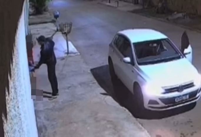 VÍDEO: Tarado é flagrado apalpando, sequestrando e estuprando adolescente