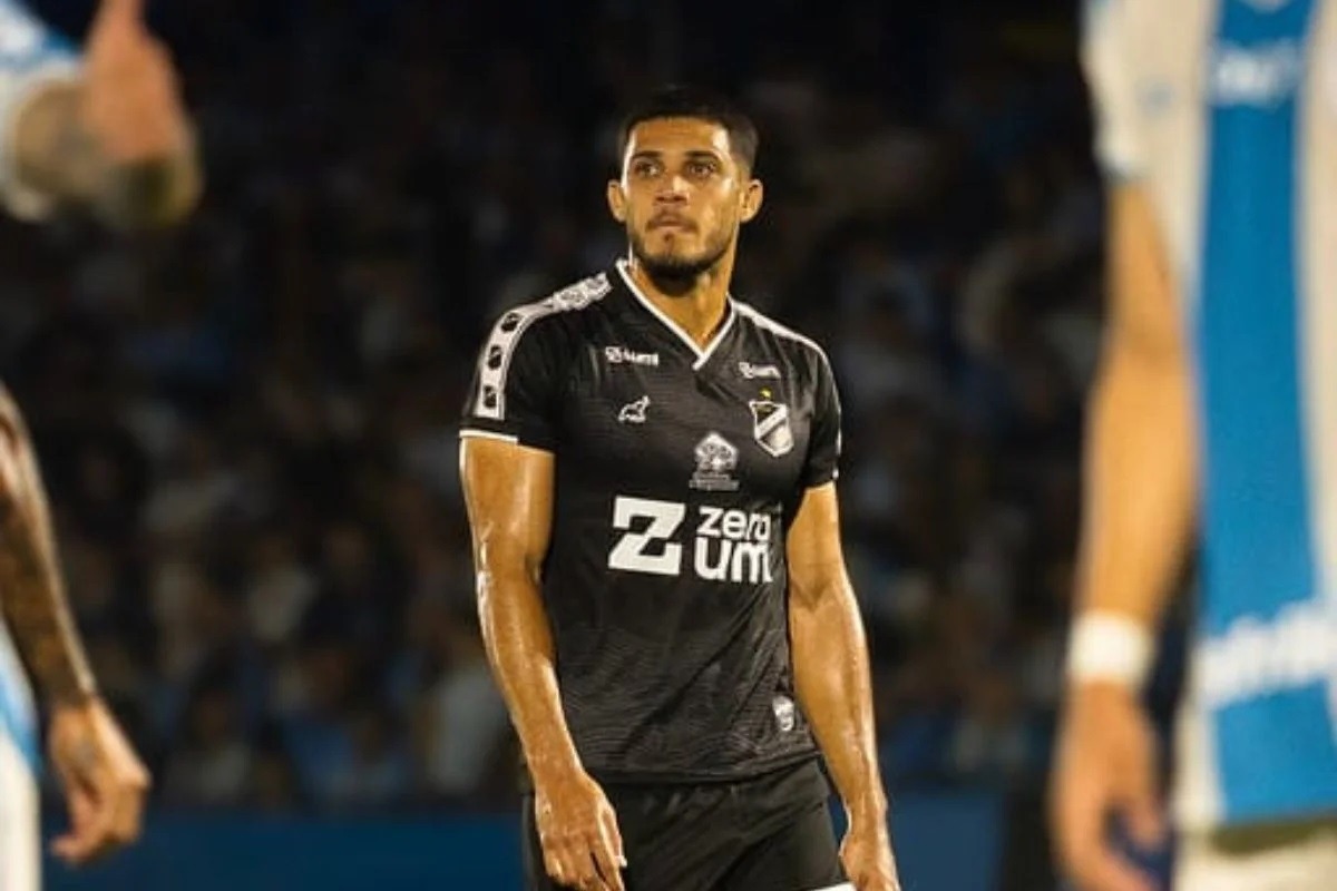 ABC perde zagueiro para o futebol do exterior