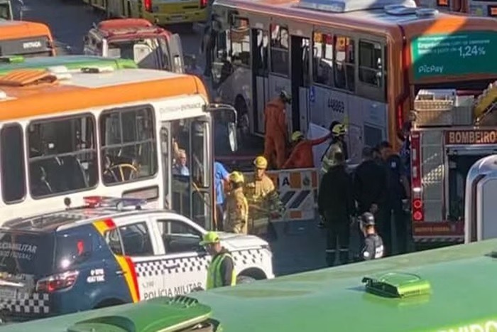 Mulher em situação de rua morre atropelada por ônibus na Rodoviária