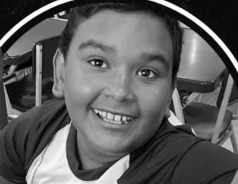Polícia conclui que 'brincadeira' causou morte de criança que caiu de van escolar no RN; motorista será indiciado