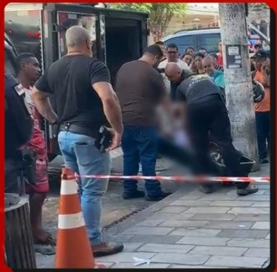 Neto é preso ao andar com corpo do avô em cadeira de rodas para pedir dinheiro