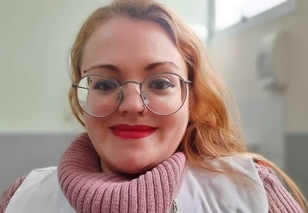 Fratura até com abraço: a vida de uma mulher que tem ossos de vidro