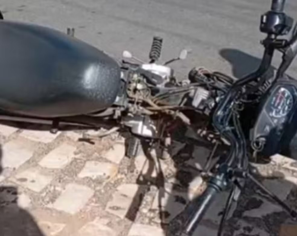 Motociclista morre ao bater atrás de caminhão na BR-304; motorista é flagrado alcoolizado e preso