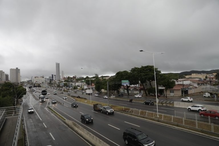 Natal registra vários pontos de alagamento neste sábado; confira