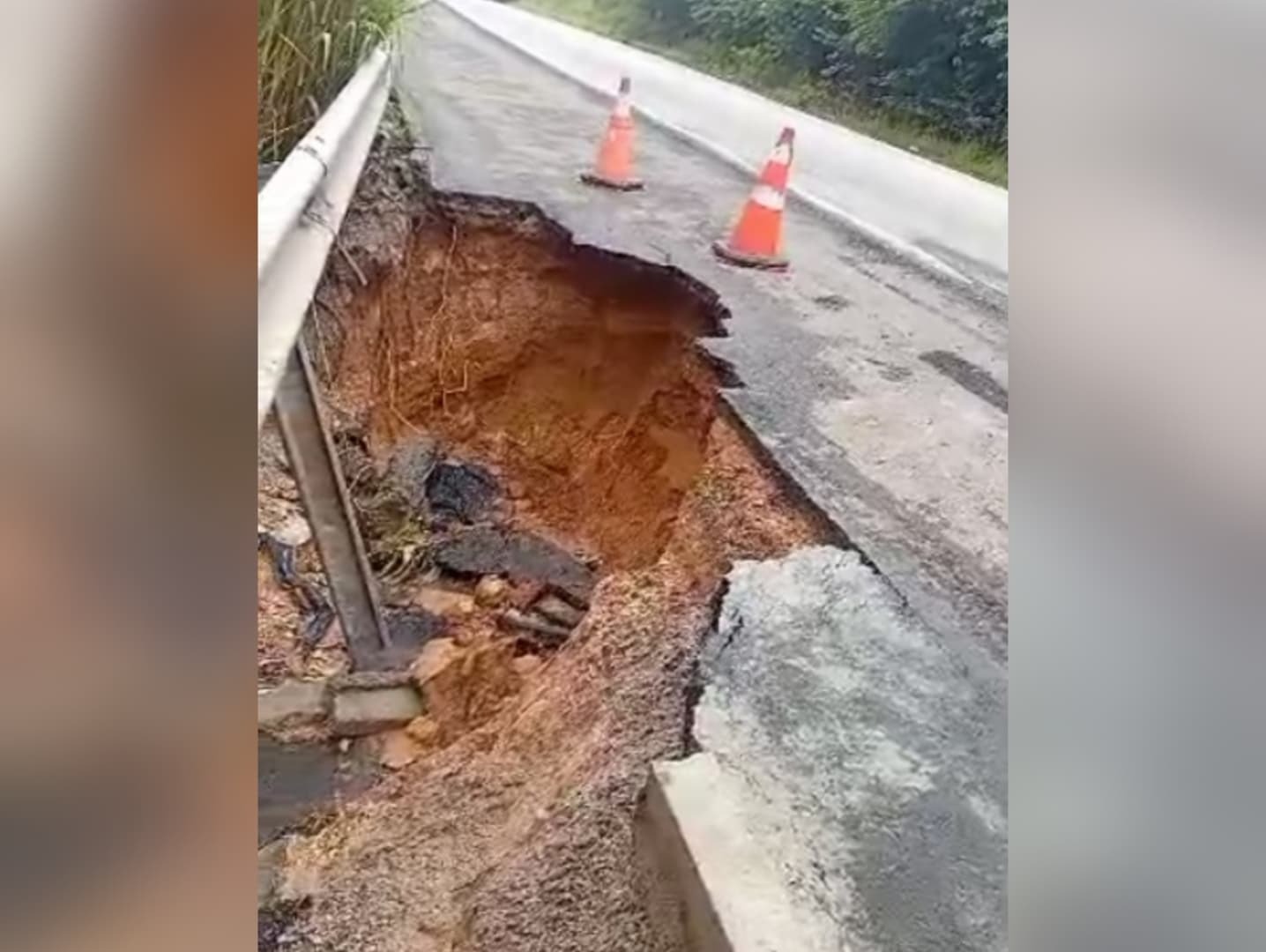 VÍDEO: Cratera no acostamento coloca trecho da BR-406 em alerta na Grande Natal
