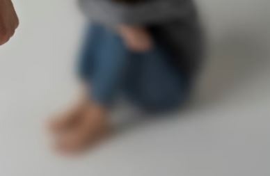 Mulher é espancada e fica desfigurada após dispensar homem em festa
