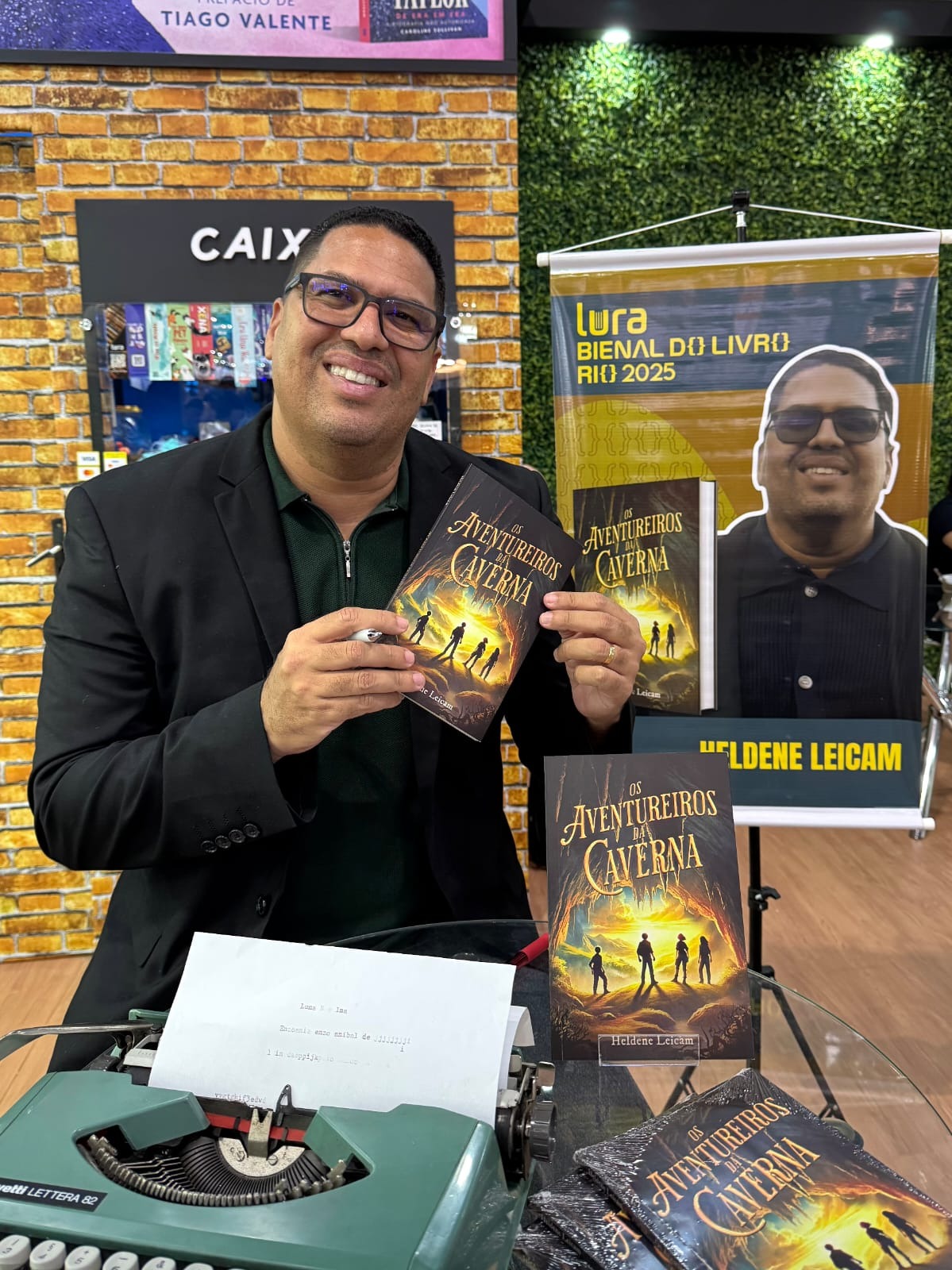Autor gostosense lança novo livro "Os Aventureiros da Caverna" na Bienal do Rio 2025
