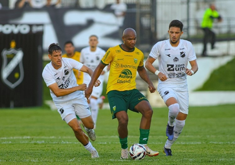 No dia do aniversário, ABC perde para o Ypiranga-RS e vai completar quatro meses sem vencer no Frasqueirão