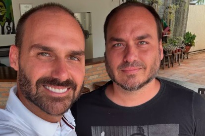 Moraes veta Eduardo e Carlos Bolsonaro como testemunhas em ação penal do golpe