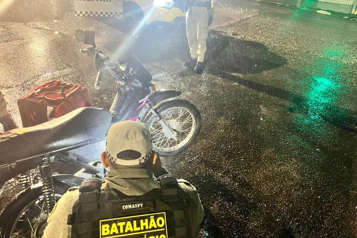 CPRE flagra adolescentes pilotando motos ilegalmente em Natal e Nísia Floresta
