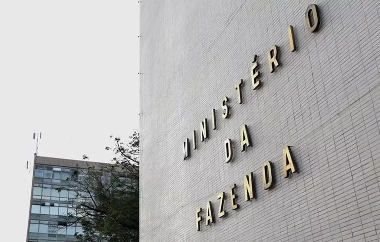 Governo Lula prevê R$ 20 bilhões em 2026 com corte de incentivos fiscais