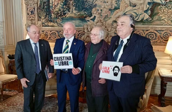 Lula pede liberdade para ex-presidente argentina condenada por corrupção