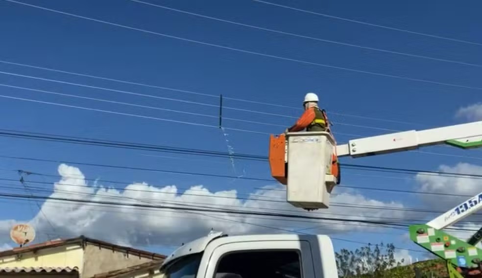 Pipa enroscada na rede causou curto circuito e rompeu cabo que eletrocutou homem em Natal