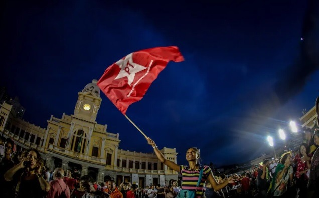 PT vai às urnas dividido entre romper com Centrão ou manter alianças visando 2026