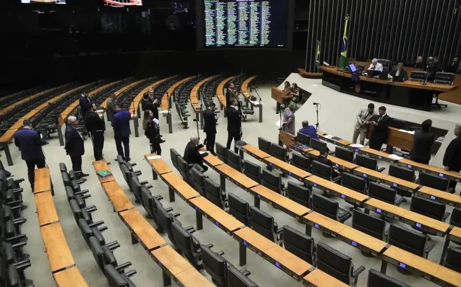 PF faz busca e apreensão na Câmara dos Deputados; alvo é deputado do PSB