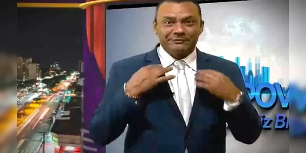 Apresentador de TV morre após ser agredido na cabeça com uma furadeira