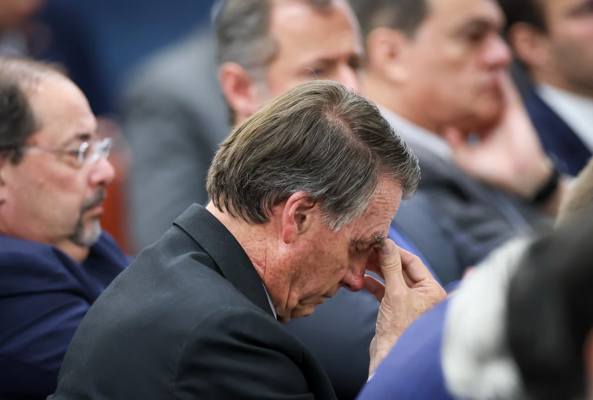 Ministros do STF apontam piora na situação jurídica de Jair e Eduardo Bolsonaro