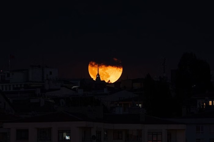 Fenômeno “Lua do veado” ocorre nesta quinta (10). Saiba o que é