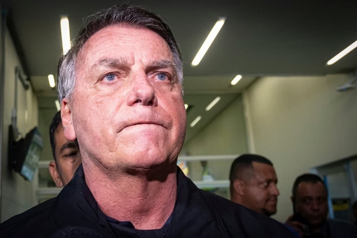 Bolsonaro reage após ser chamado de “coisa covarde” por Lula