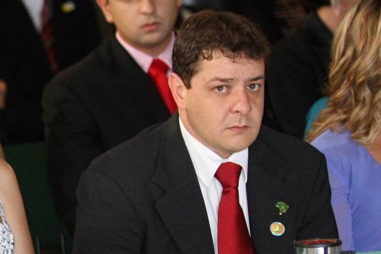 Filho de Lula enfrenta cobranças da Fazenda por sonegação de mais de R$ 10 milhões