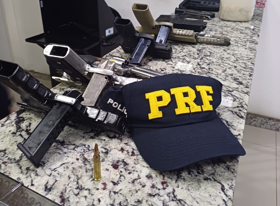 VÍDEO: Homem sai de Natal com armamento pesado e acaba preso na Paraíba após tiroteio na BR-101