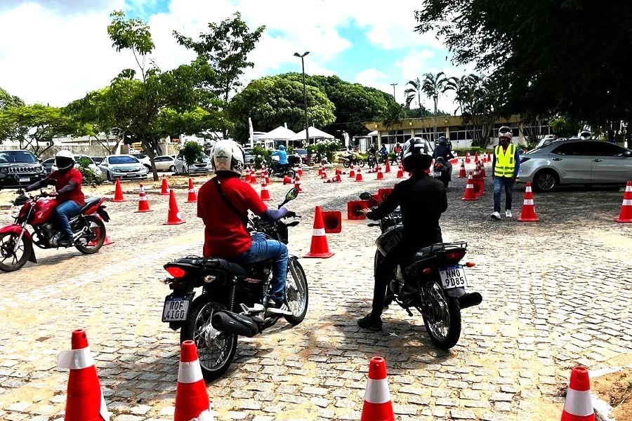 270 mil proprietários de motocicletas no RN não possuem CNH