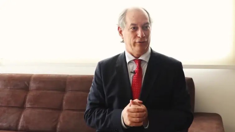 Ciro Gomes encaminha filiação ao PSDB e topa disputar governo do Ceará, diz Tasso Jereissati