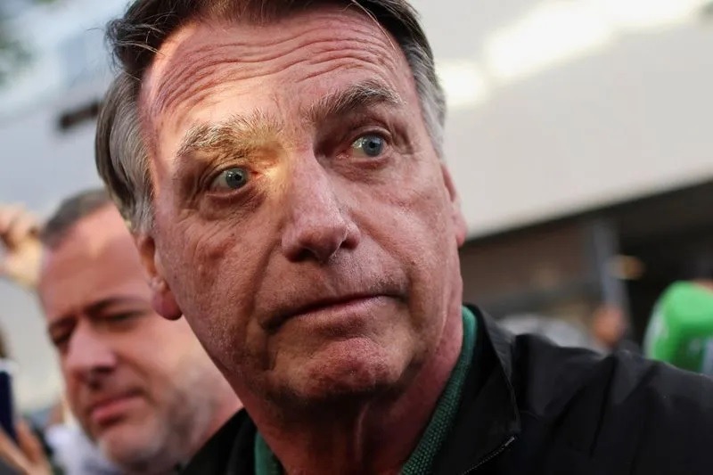 Tarifaço: Se Lula sinalizar para mim, eu negocio com o Trump, diz Bolsonaro