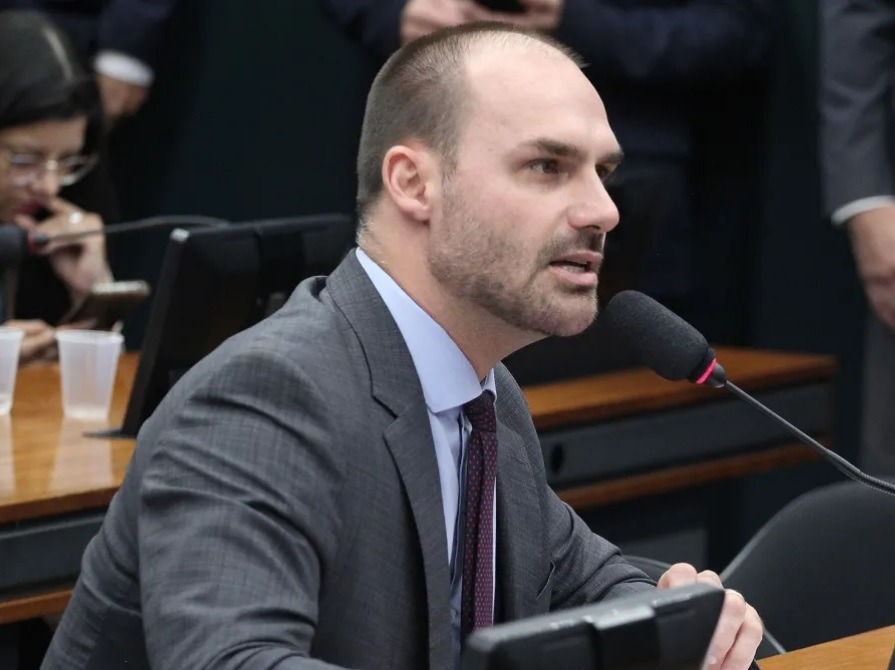 Prazo de licença de mandato de Eduardo Bolsonaro termina neste domingo (20)