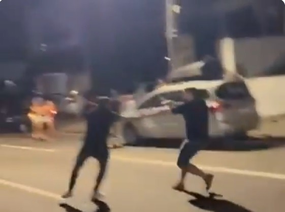 VÍDEO: homem saca arma de fogo durante confusão em bar em Candelária