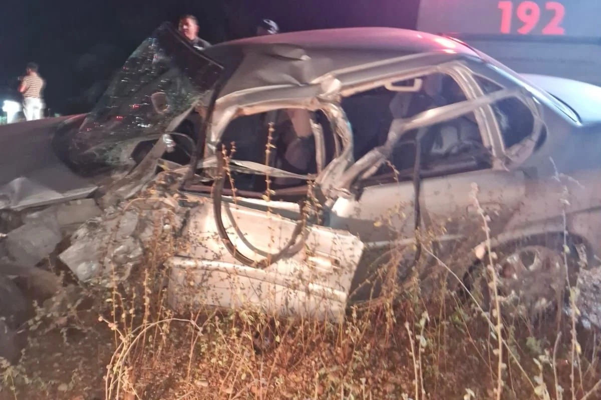 Colisão entre ônibus e carro deixa uma pessoa ferida na RN-016